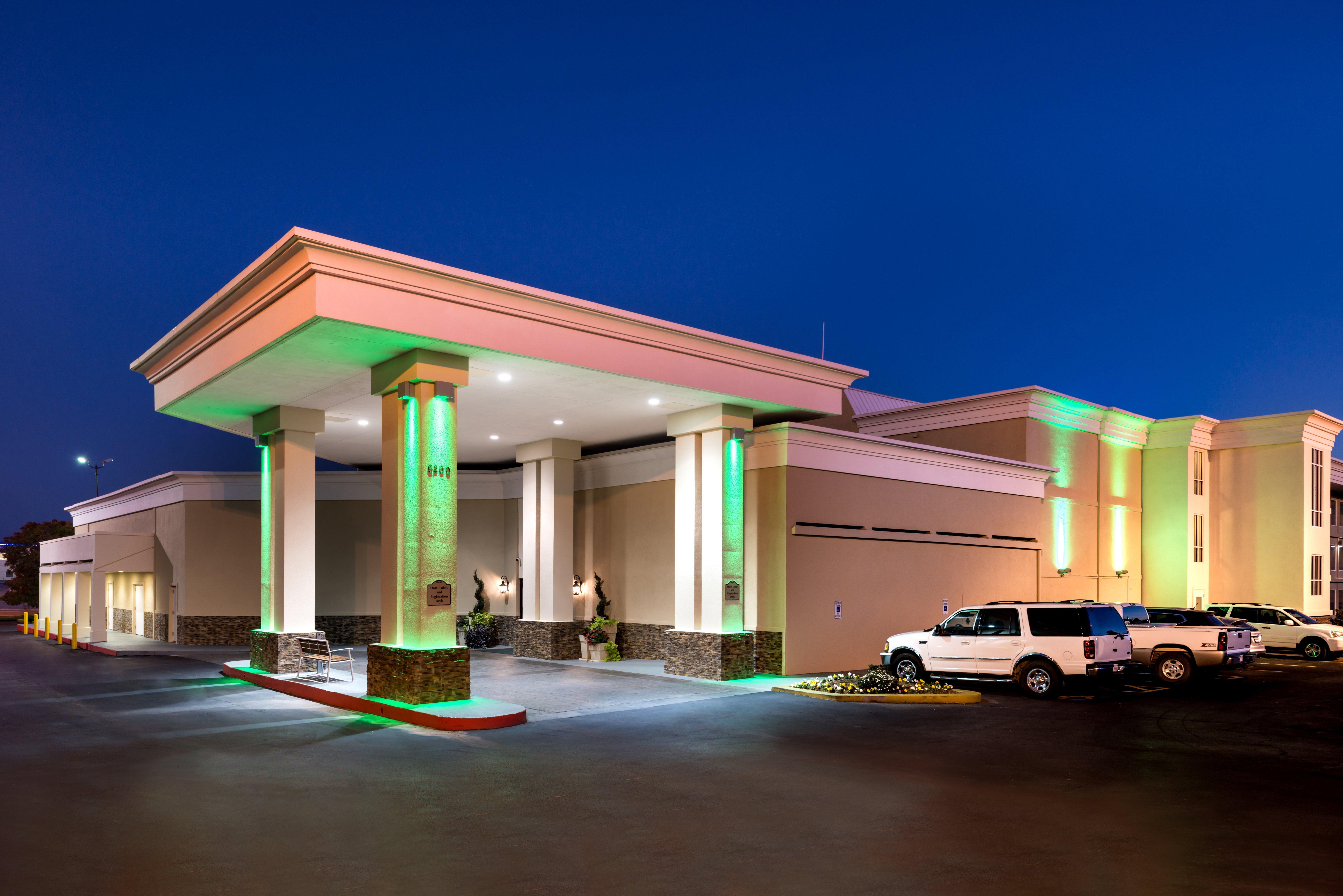 Holiday Inn Hotel & Suites Oklahoma City North, An Ihg Hotel Exterior photo